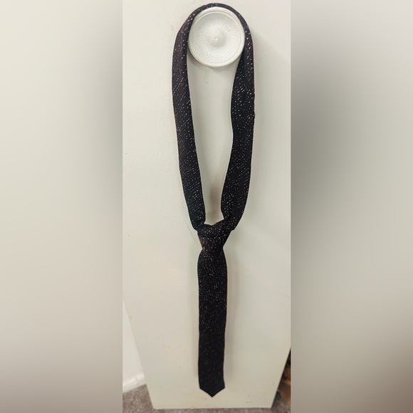 DIOR Men’s Tie in Burgundy and white specs, Brand New, never worn, without tags. - Picture 9 of 11